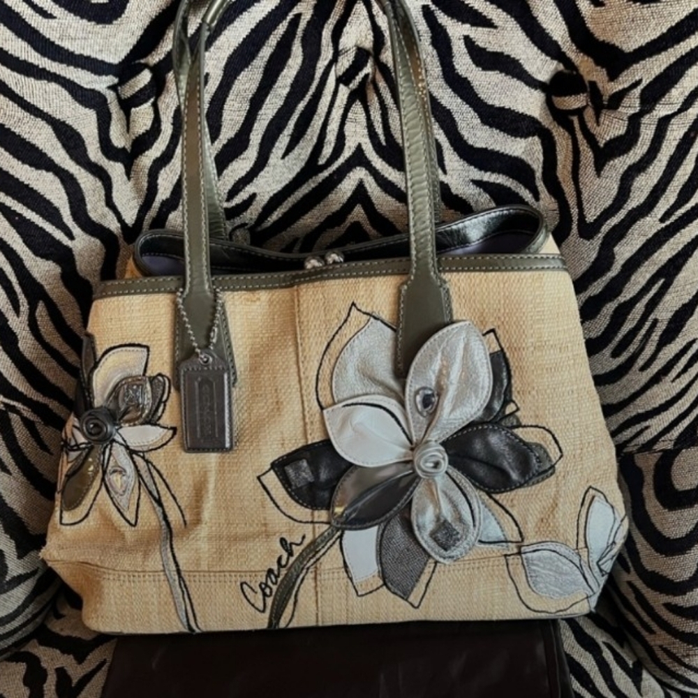Coach Hamptons  10th Anniversary Y2K Floral Straw Shoulder Bag 13531